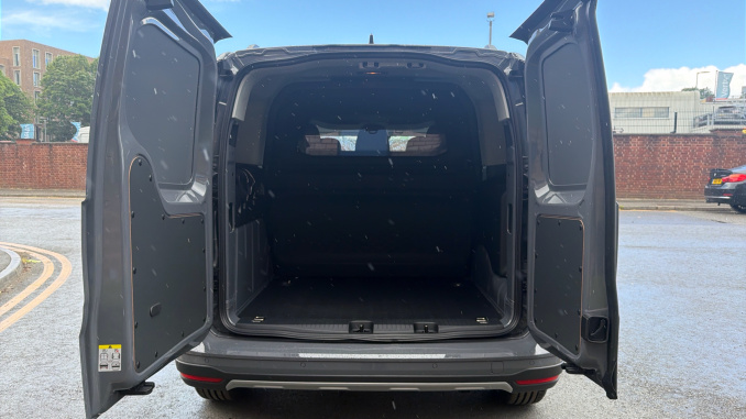 Ford Transit Connect 240 L1 Petrol 1.5 EcoBoost PHEV 150 Active FlexCab Van Auto - Image 12